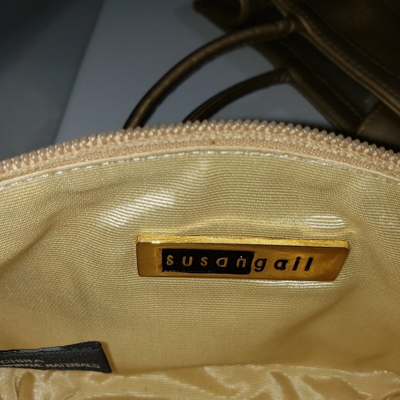 Susan gail gold mesh with detachable interior bag - Picture 6 of 7